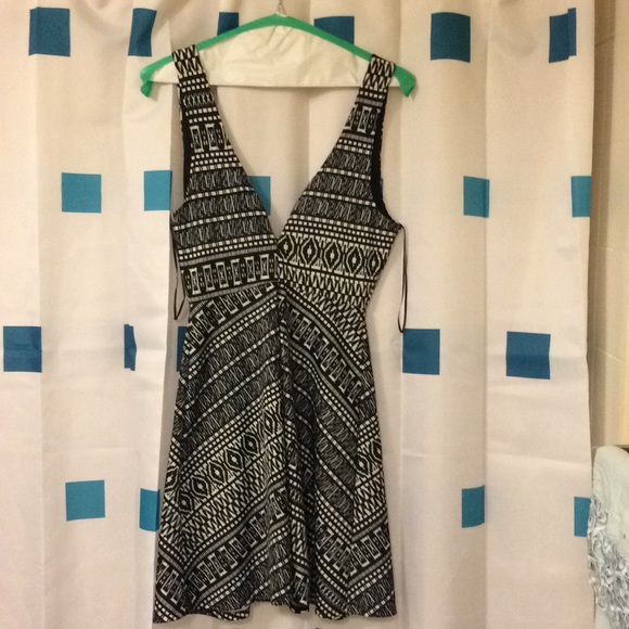 Black & White Mini Flare Dress - Picture 3 of 3